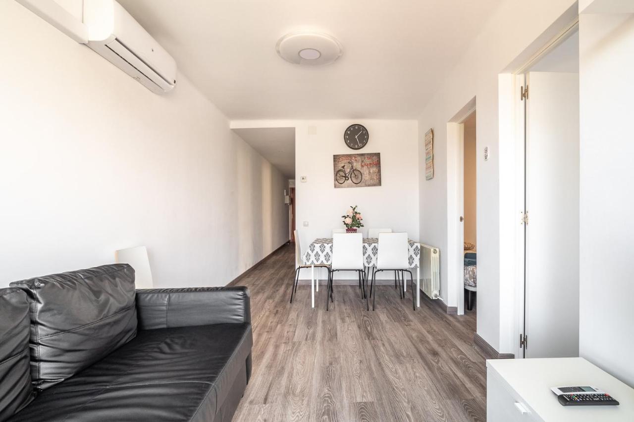Lovely Apartment Barca 2 Sant Adria de Besos Luaran gambar